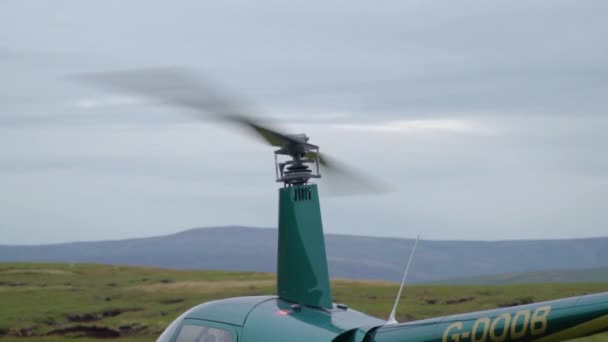 Movimiento Lento Cuchillas Helicóptero Giratorias Campo — Vídeos de Stock