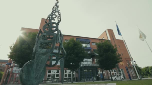 Universidad Chalmers Tiene Muchas Esculturas Piezas Arte Ubicadas Espacios Aire — Vídeo de stock