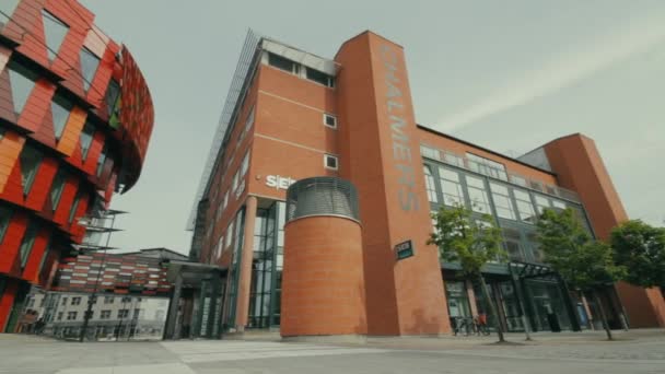 Arquitectura Moderna Los Edificios Campus Universidad Chalmers Gotemburgo Colores Dramáticos — Vídeo de stock