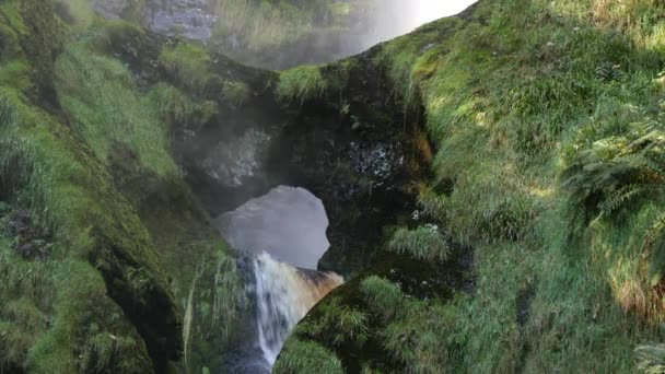 Pistyll Rhaeadr Falls Una Cascada Encantadora Con Hermoso Arroyo Con — Vídeos de Stock