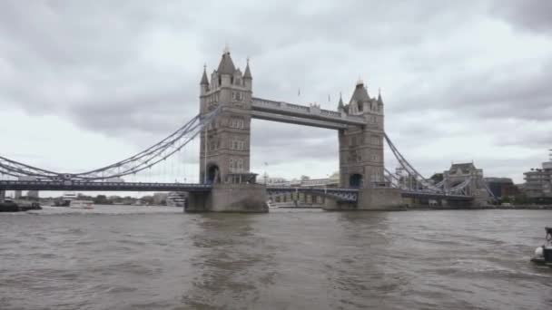 Una Veduta Del Tower Bridge Slow Motion — Video Stock