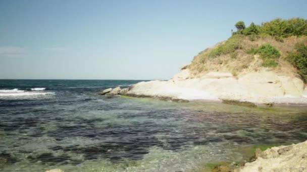 Prachtig Uitzicht Zwarte Zee Een Klein Eiland — Stockvideo