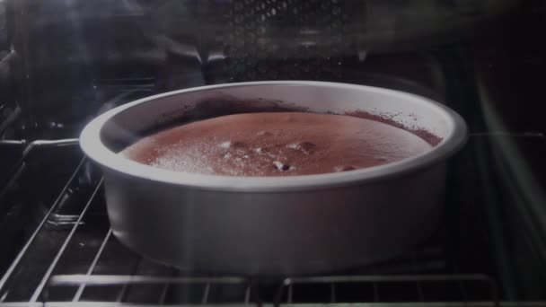 Fırında Pişerken Büyüyen Bir Pastanın Zamanı — Stok video