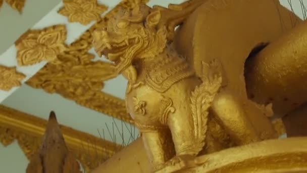 Beautiful Tilt Shot Chinthe Pagoda Temple Mumbai India — Stock Video