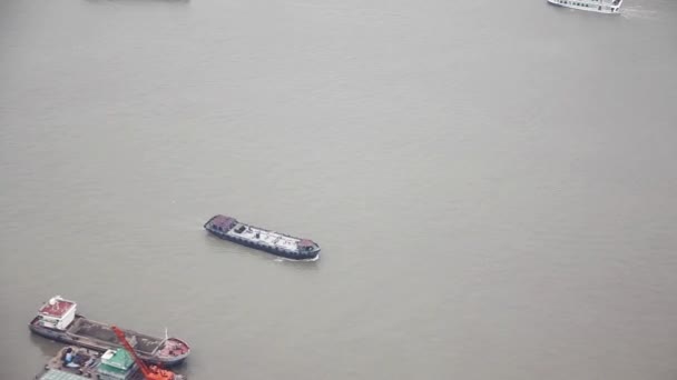 Aerial View Pearl Tower Huangpu River Boats Coast Shangai Skyscrapers — Stock Video