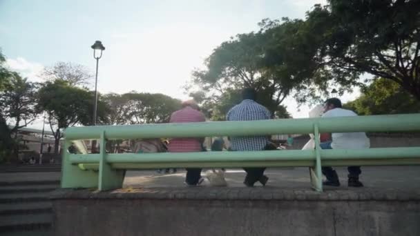 Ludzie Relaksujący Się Spacerujący Parku Mieście San Jose — Wideo stockowe