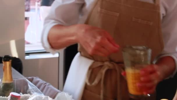 Bartender Preparing Pouring Cocktail — Stock Video