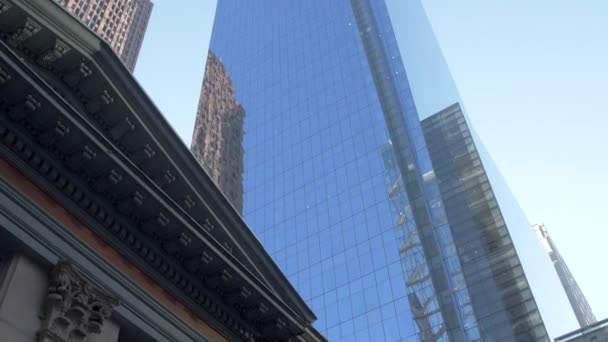 Het Comcast Center Philadelphia Langzame Lage Hoek Betegelen — Stockvideo