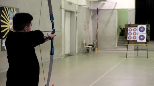 Young Male Archer Shooting Arrows His Bow Target Slow Motion — Stock Video