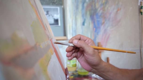 Atelier Painting Artist Painting Hand Pan Left Slow Motion — Stock Video