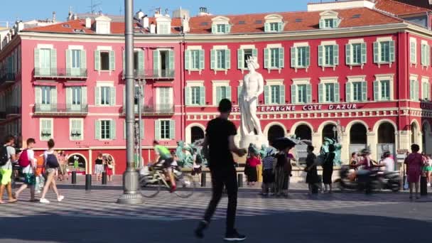 Pessoas Tráfego Place Massena Nice França Estátua Com Fonte Edifício — Vídeo de Stock