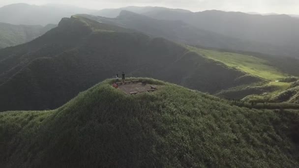 Debout Sur Sommet Une Montagne Taiwan — Video