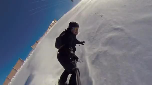 Snowboarder Falls Slides Butt — Vídeos de Stock