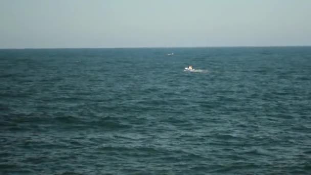 Jetski Conduciendo Océano Abierto Mar — Vídeos de Stock