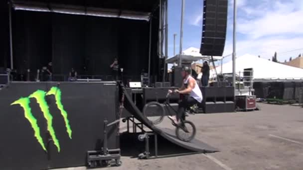 Dimostrazione Bmx Sponsorizzata Monster Energy Drink Speaking Rock Casino — Video Stock