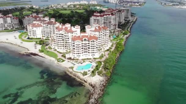 Légi Kilátás Fisher Szigetre Miami Kikötőjére — Stock videók