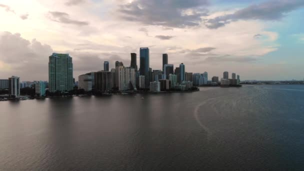 Flygfoto Över Centrala Miami Från Biscayne Bay — Stockvideo