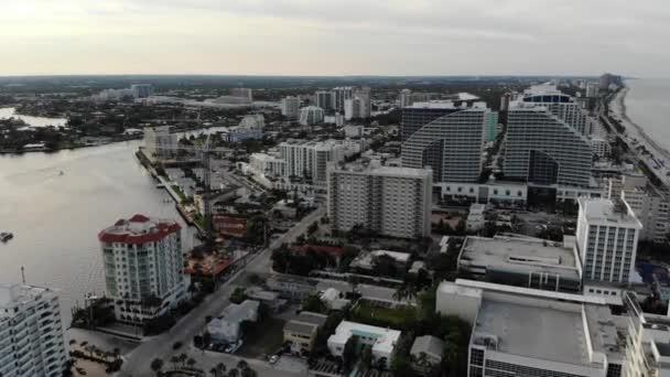 Luftaufnahme Vom Strand Von Fort Lauderdale Und Der Binnenwasserstraße — Stockvideo