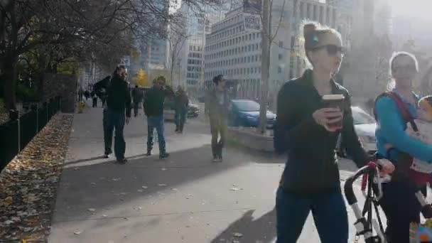 Торонто Онтарио Канада Выставляет Подробнее Движения Люди Будущие Товарды Камера — стоковое видео