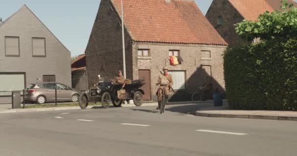 Procession Première Guerre Mondiale Avec Vieille Voiture Vélo — Video