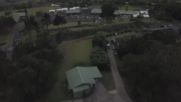 Survoler Les Maisons Maui Près Route Kona Révéler Les Montagnes — Video