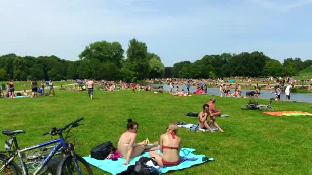 Englischer Garten München Tagsüber — Stockvideo