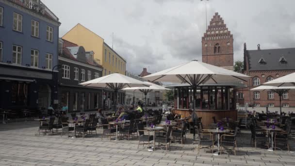 Mouvement Lent Des Personnes Prenant Café Sur Une Place Caf — Video