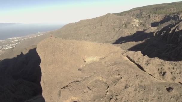 Túrázás Hegy Tetejére Tenerife Kanári Sziget Spanyolország Légi Felvétel — Stock videók