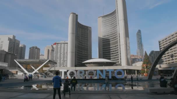 Toronto Znak Nathan Phillips Square — Wideo stockowe