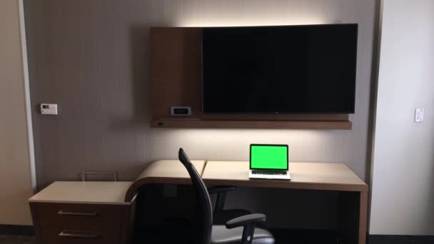 Готельна Кімната Laptop Green Screen — стокове відео