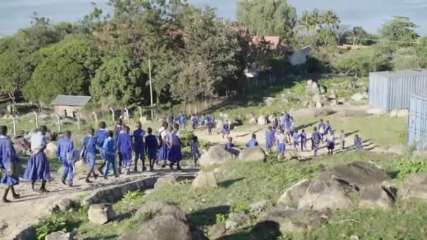 Bambini Tanzaniani Mattino Presto Diretti Scuola Mwanza Sul Lago Vittoria — Video Stock