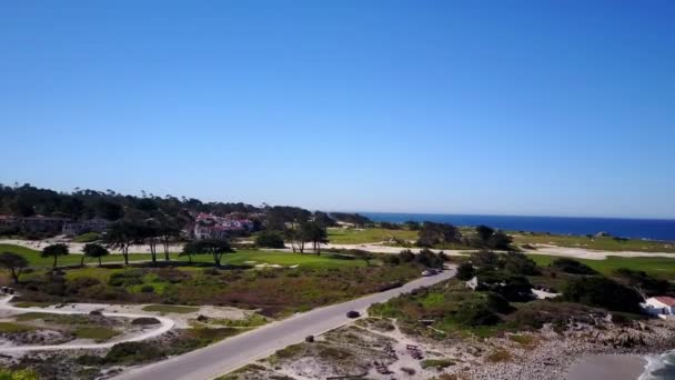 Monterey California Nın Manzaralı Kostal Şehrinin Havadan Çekimi — Stok video