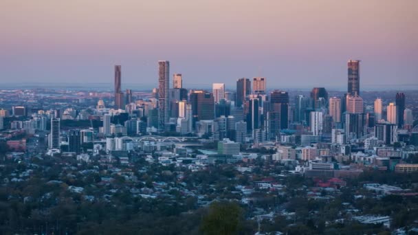 Vista Cidade Topo Uma Montanha Dia Noite Movimento Lapso Tempo — Vídeo de Stock