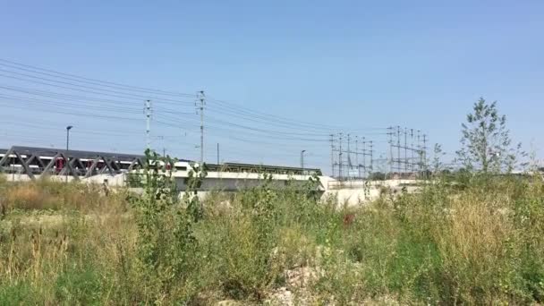 Tren Puente Zona Industrial Junto Reserva Natural — Vídeos de Stock