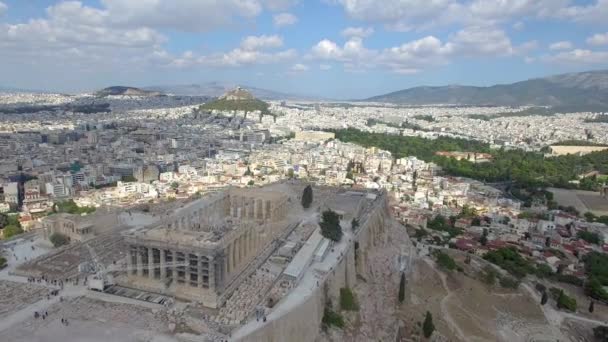 Zpětný Nálet Acropolis Přes Filpou Hill Muses Acropolis Částečně Zamračený — Stock video