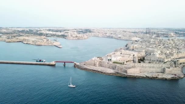 Valetta Temprano Noche Vuelo Tiro Frontal Aéreo — Vídeos de Stock