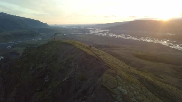 Красивый Вид Вершины Горы Thorsmork Исландии Драматический Исландский Пейзаж Дрон — стоковое видео