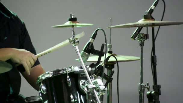 Persoon Die Live Drums Speelt Concert — Stockvideo