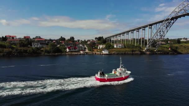 Luchtdrone Beelden Van Scheepvaart Vissersvaartuigen Karmsund Noorwegen — Stockvideo