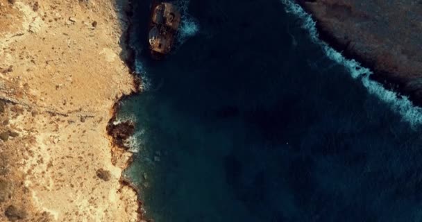 Drone Top View Skott Olympia Shipvreck Amorgos Island Grekland Bäck — Stockvideo