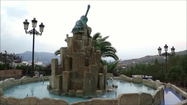 Alora Andalusia村Flamenco歌唱喷泉的泼水纪念碑 — 图库视频影像