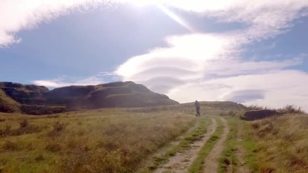Lenticularis Felhők Egy Túra Fel Rocky Mountain Közel Wanaka Zéland — Stock videók
