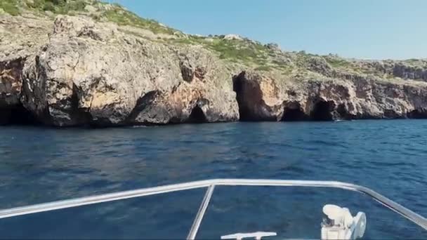 Ιταλία Αύγουστος 2018 Εκδρομή Πλοίο Στις Σπηλιές Salento Στη Santa — Αρχείο Βίντεο