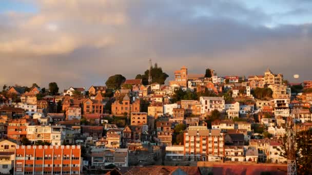 Timelapse Van Kleurrijke Huizen Heuvel Bij Zonsondergang Antananarivo — Stockvideo