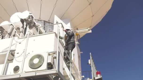 Scientist Carrying Pipes Telescope Another Scientist Other Gear — Stock Video