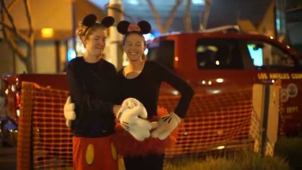 West Hollywood California Gran Desfile Halloween Con Disfraces Escena Fiesta — Vídeos de Stock