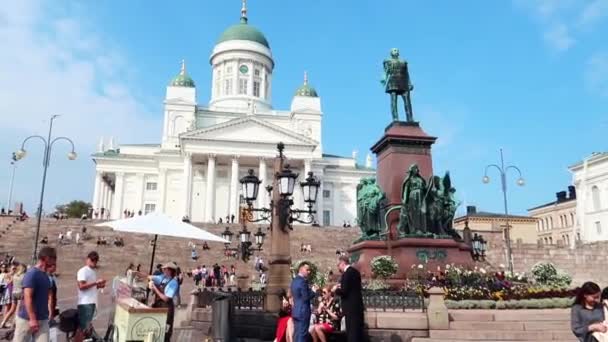 Plaza Del Senado Helsinki Con Vista Estatua Catedral — Vídeos de Stock