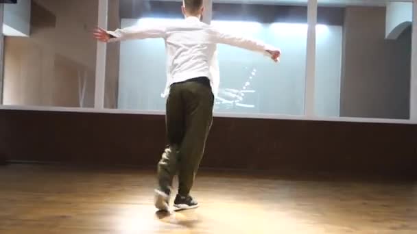 Young Handsome Man Dancer Performs Moves Dance Studio — Stock Video