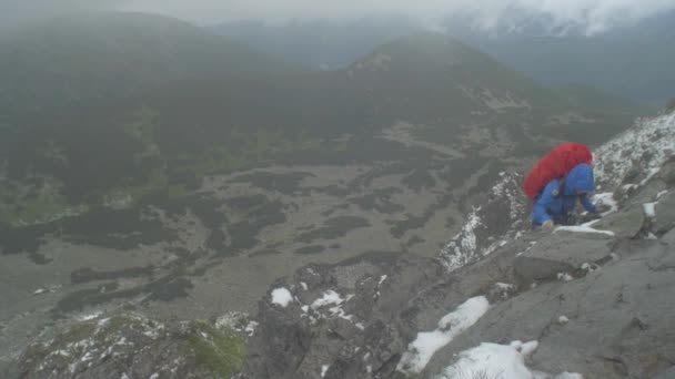Rotsachtige Bergtoppen Landschap Van Een Slowaakse Tatra Bergen Handheld Schot — Stockvideo