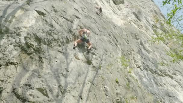 Atleti Arrampicata Roccia — Video Stock